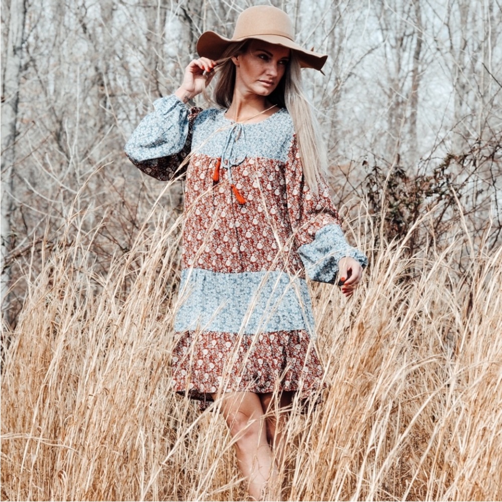 ❤️CONTRASTING PEASANT LONG SLEEVE DRESS❤️PERFECT FOR FALL